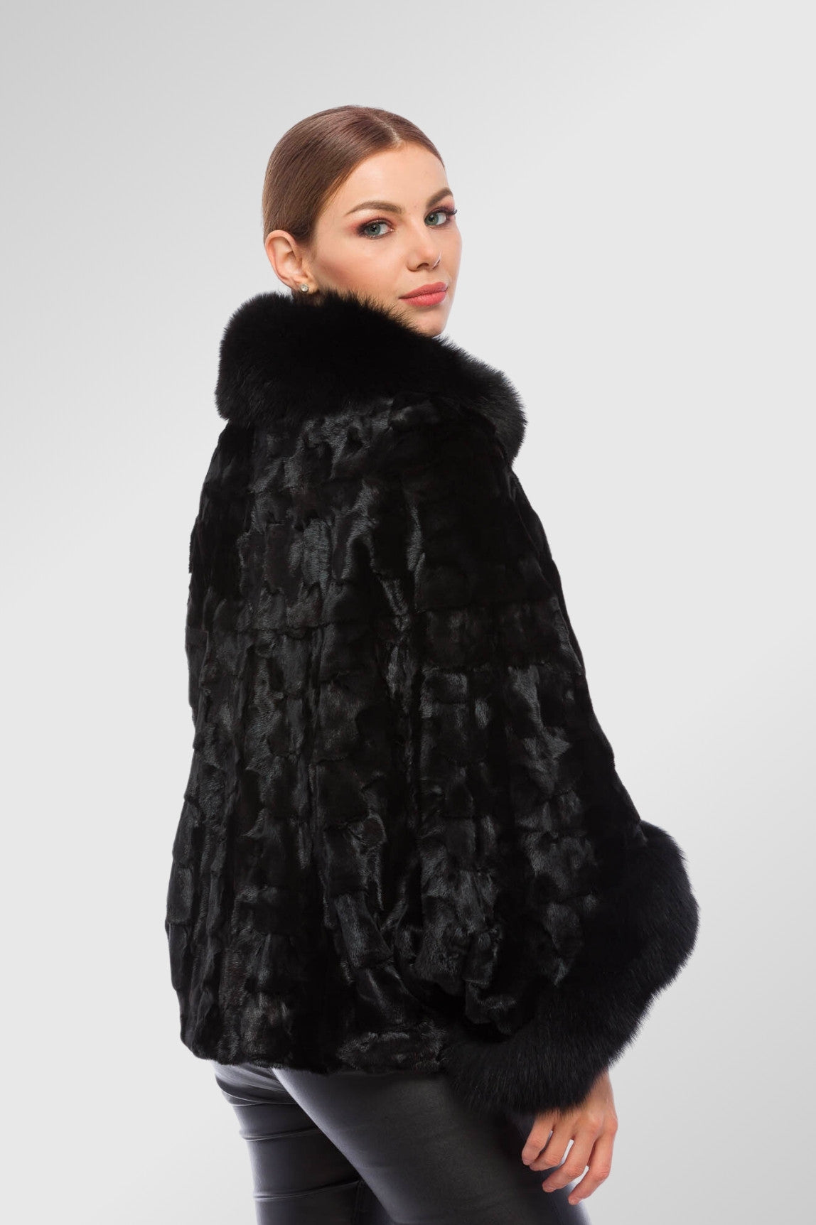 Capă din Blană Naturală de Nurcă și Vulpe, Femei, Diamond 47