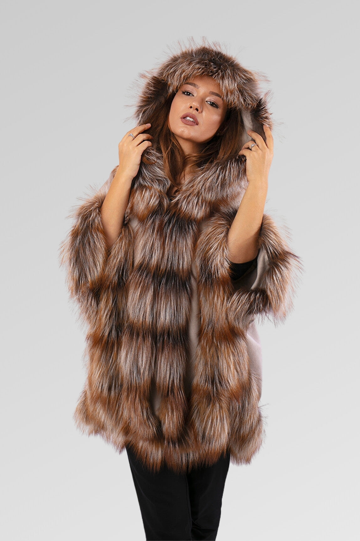 Capă din Cașmir cu Blană Naturală de Vulpe Argintie, Femei, Brown Frost 80