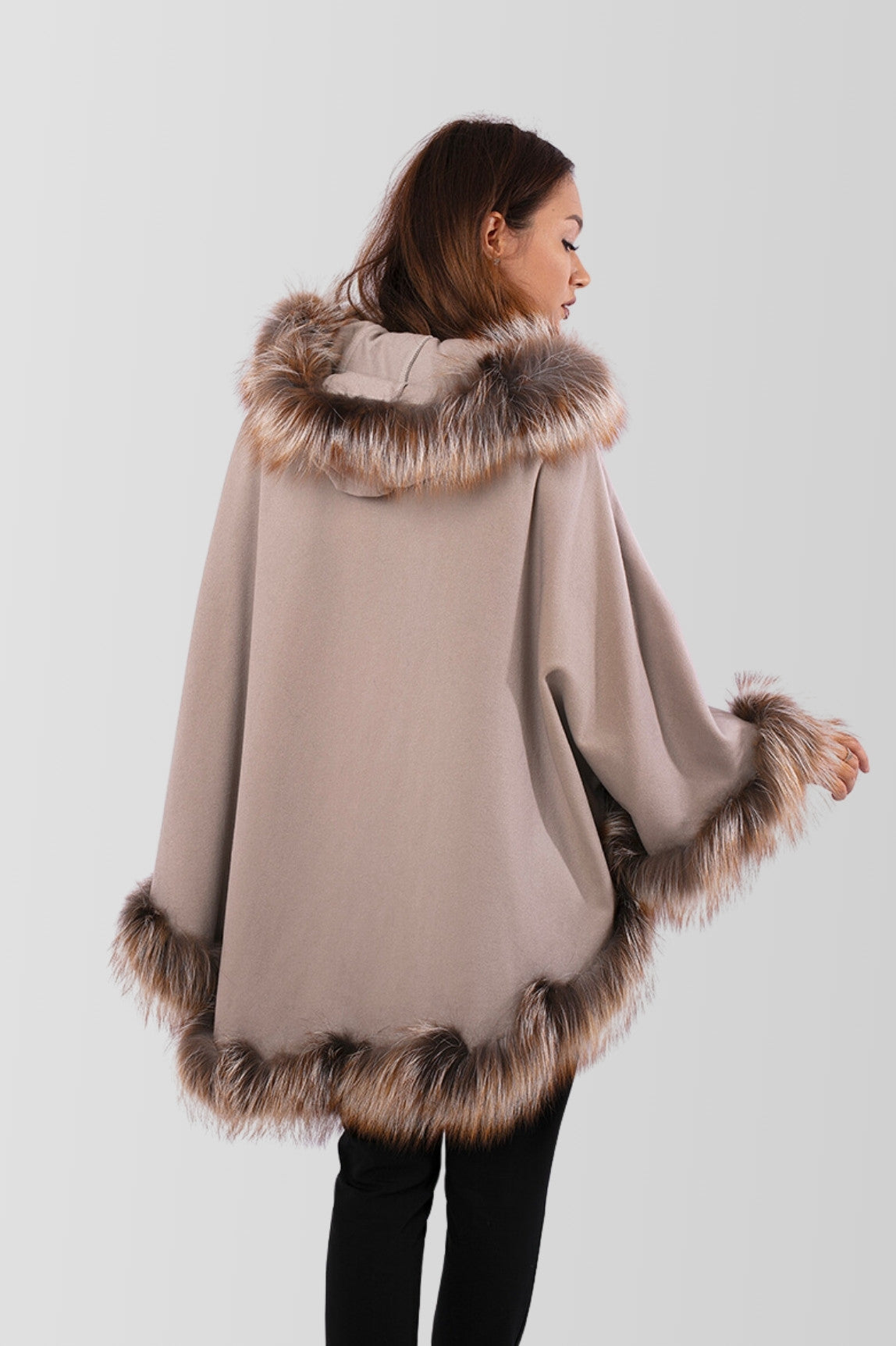 Capă din Cașmir cu Blană Naturală de Vulpe Argintie, Femei, Brown Frost 80