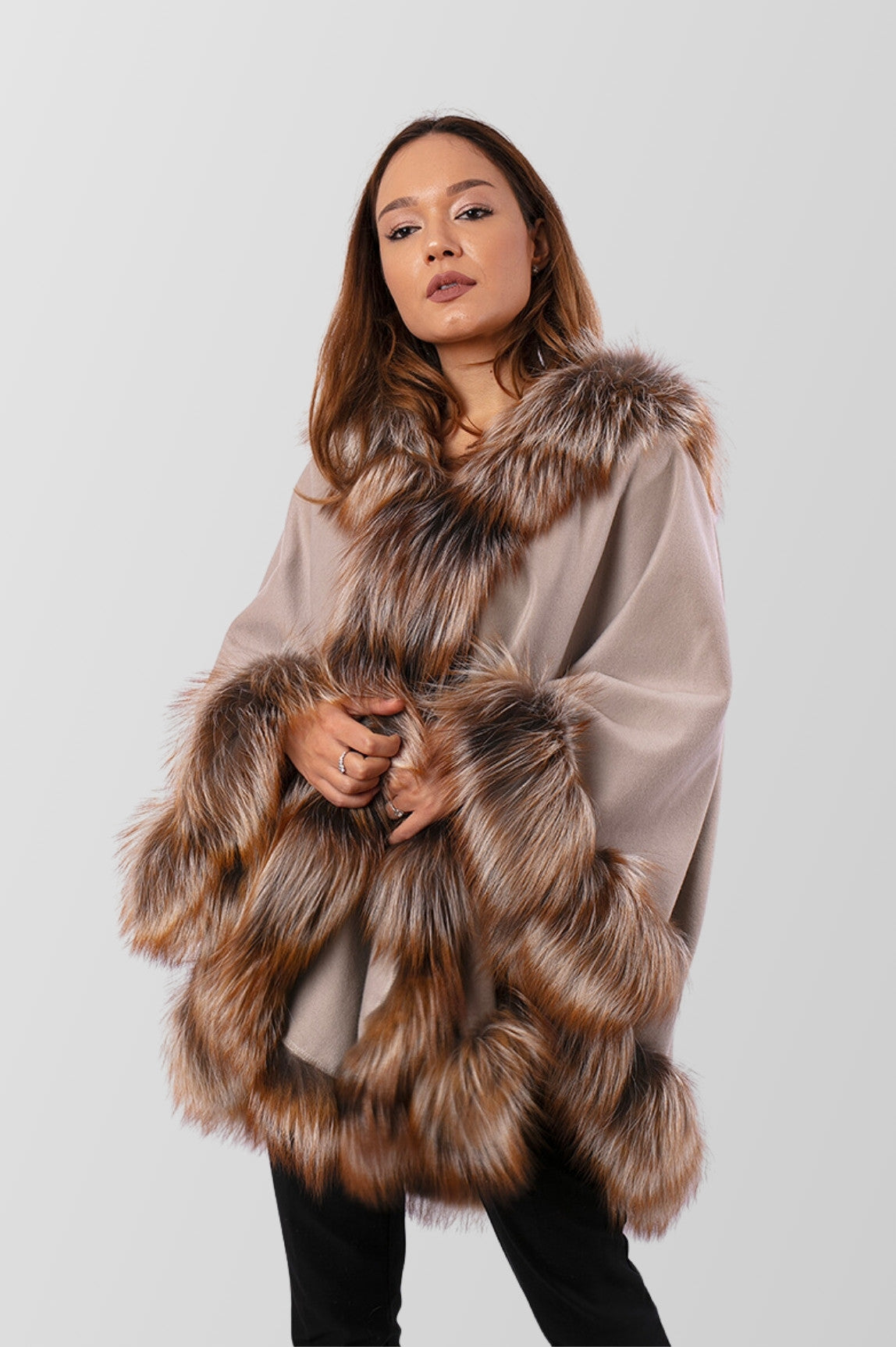 Capă din Cașmir cu Blană Naturală de Vulpe Argintie, Femei, Brown Frost 80