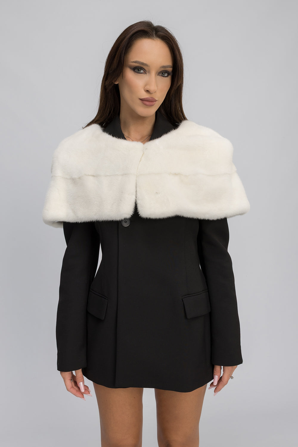 Capă din Blană Naturală de Vizon, Ivory White 475