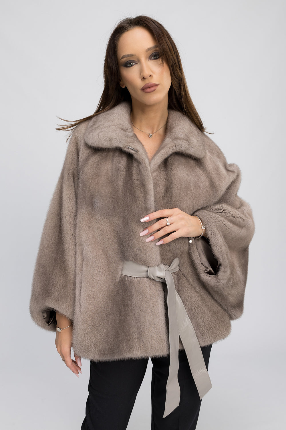 Capă din Blană Naturală de Vizon, cu Cordon din Piele, Femei, Silver Blue 473
