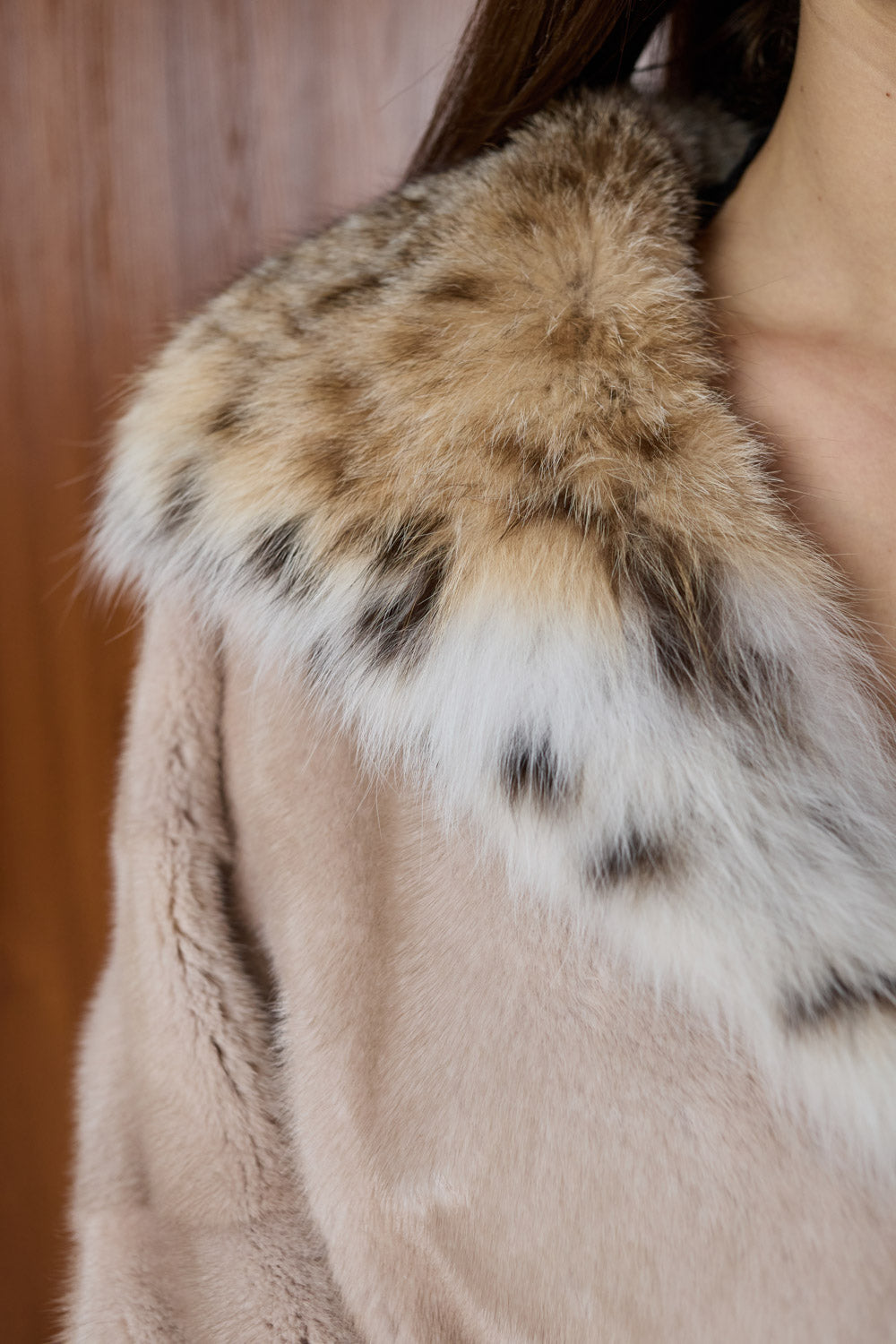 capa vizon bej cu gluga din Lynx, Mareus