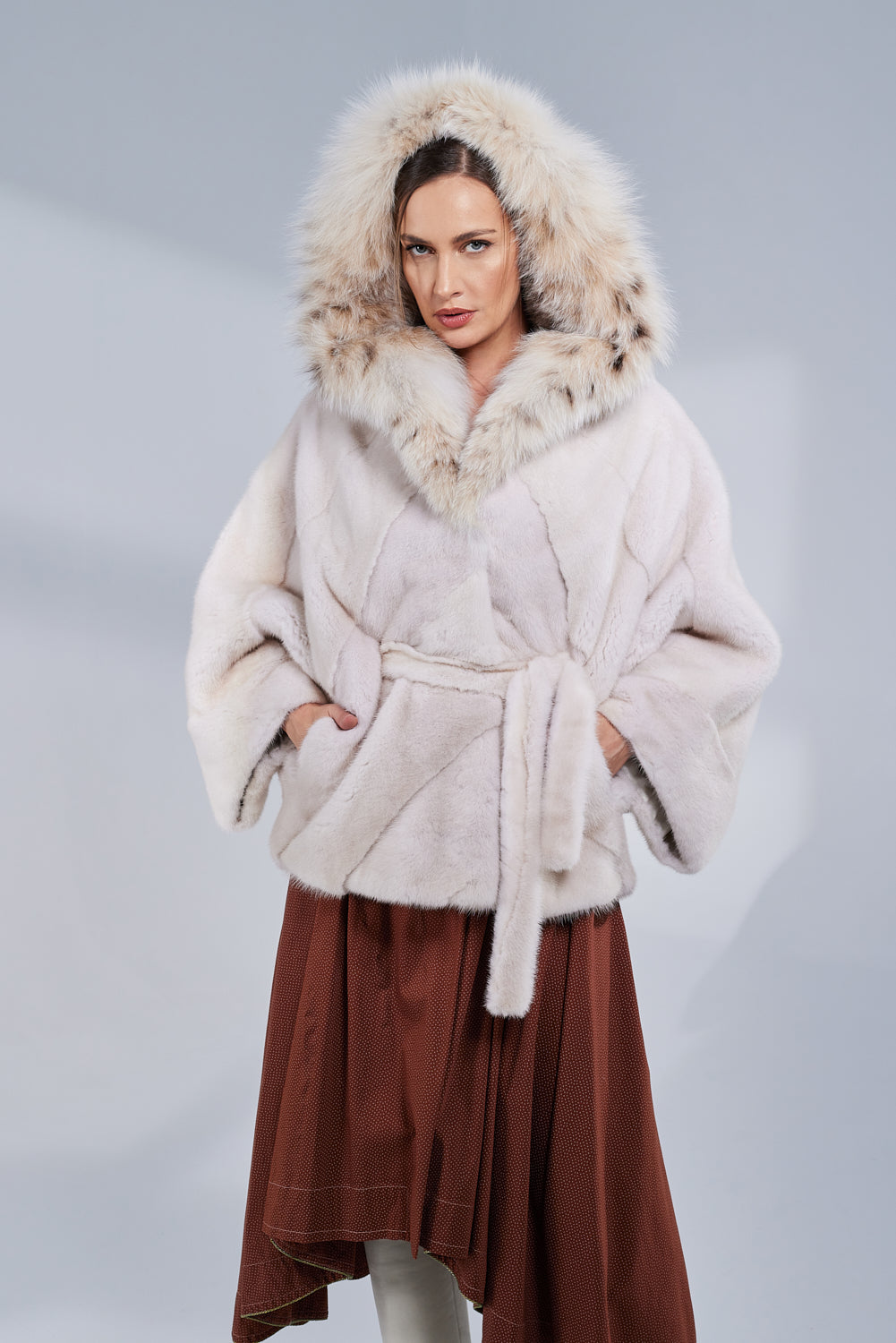 Capă din Blană Naturală de Vizon și Lynx, cu Glugă și Cordon, Femei, Pearl 53