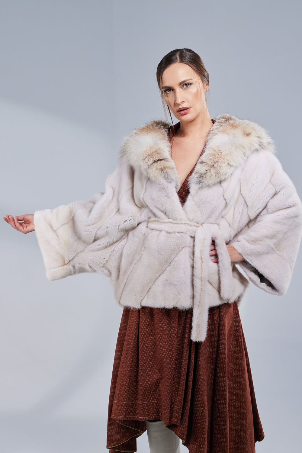 Capă din Blană Naturală de Vizon și Lynx, cu Glugă și Cordon, Femei, Pearl 53