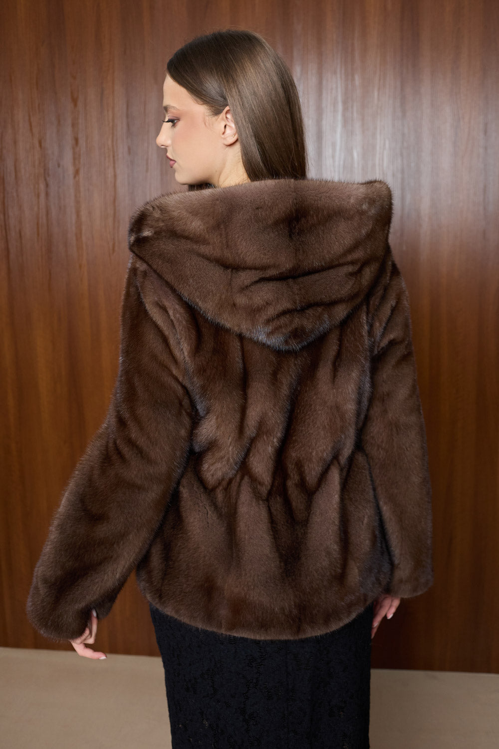 haina blana vizon maro cu gluga, Mareus
