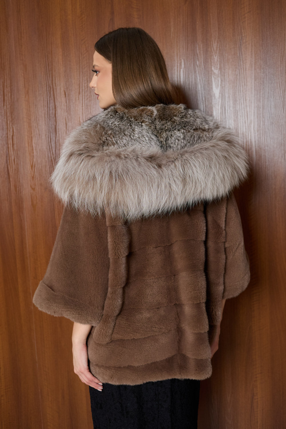 haina blana vizon maro cu gluga lynx, Mareus