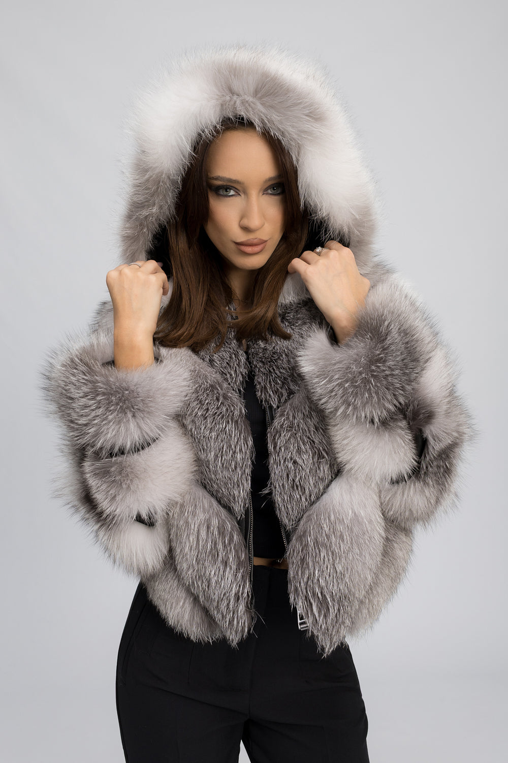 Haină din Blană Naturală de Vulpe Argintie, Transformabilă, V Model, cu Glugă Detașabilă, Femei, Arctic Silver 454
