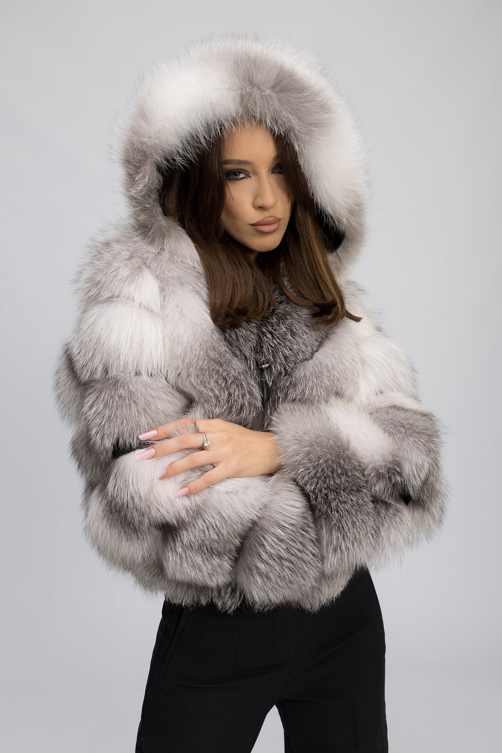 Haină din Blană Naturală de Vulpe Argintie, Transformabilă, V Model, cu Glugă Detașabilă, Femei, Arctic Silver 454