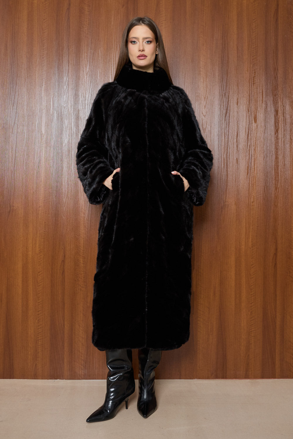 Long natural mink fur coat Blackglama, Deep Black | MAREUS