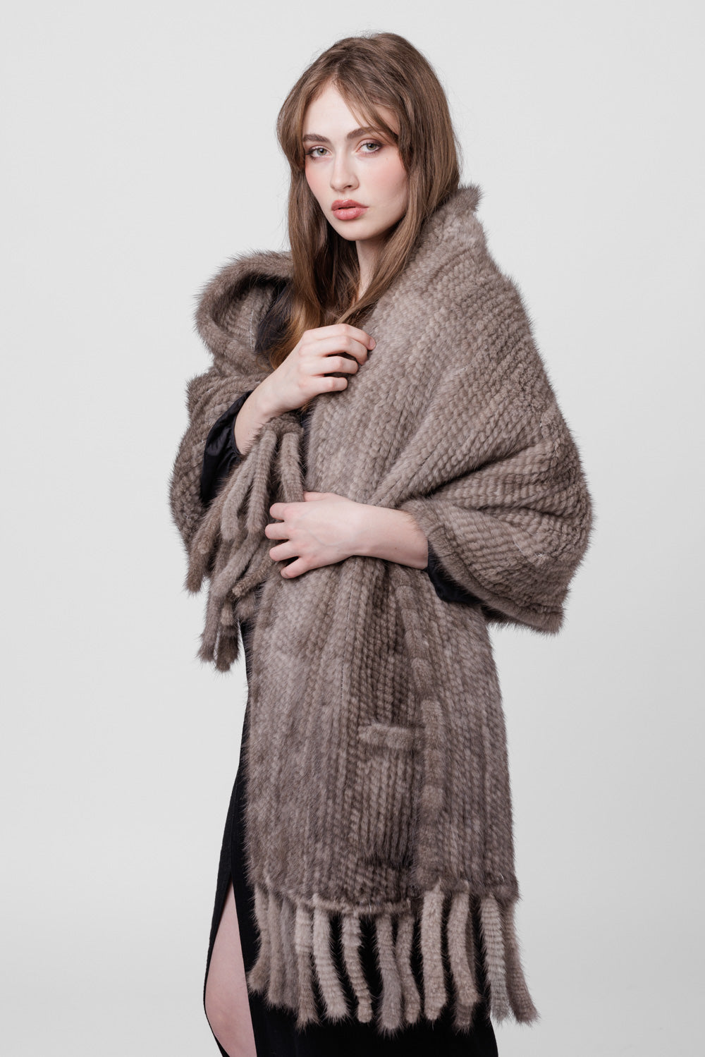 Șal din Blană Naturală de Vizon, model Împletit, Silver Blue 302