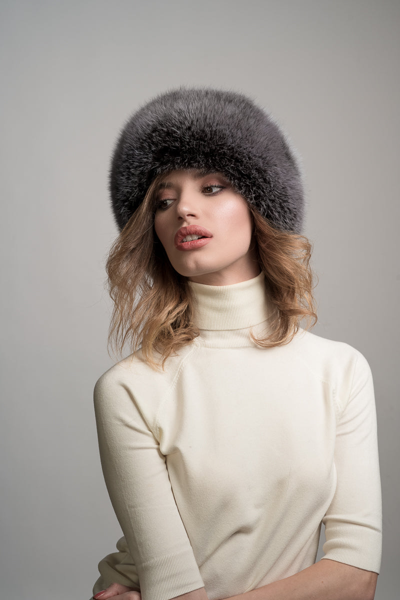 caciula blana mareus