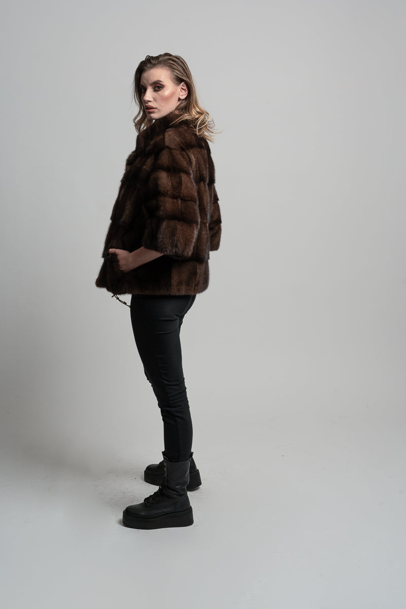 haina blana vizon maro