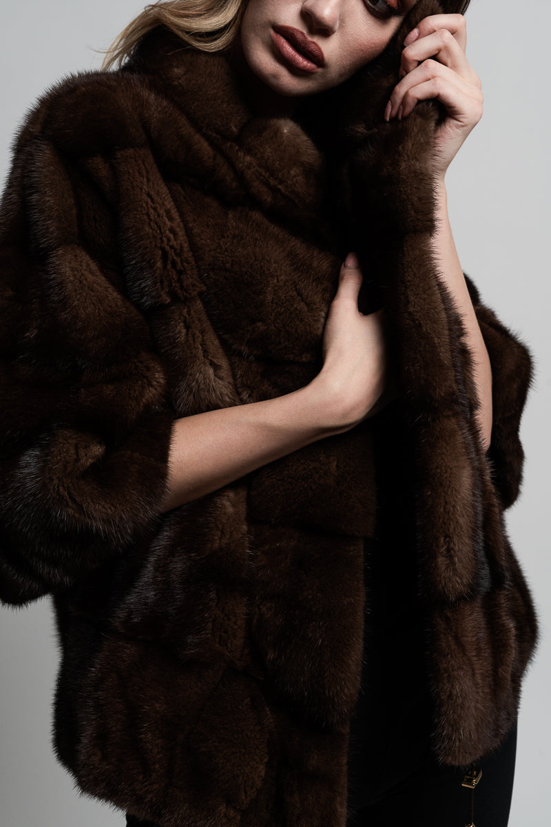 haina blana vizon maro