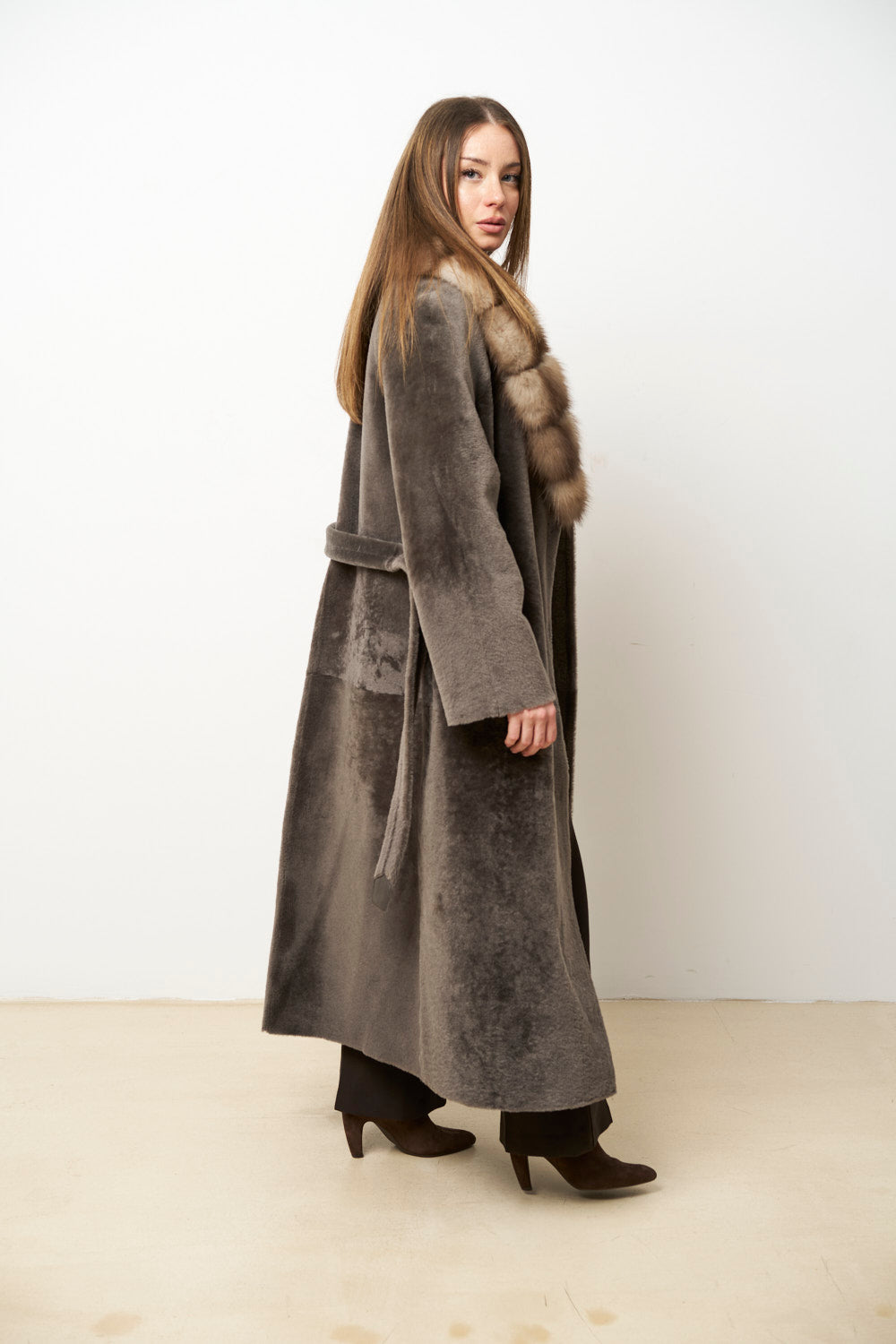 Haină Blană Naturală din Lână Merinos Spaniol și Guler din Blană Jder, Femei, Gri, Mareus
