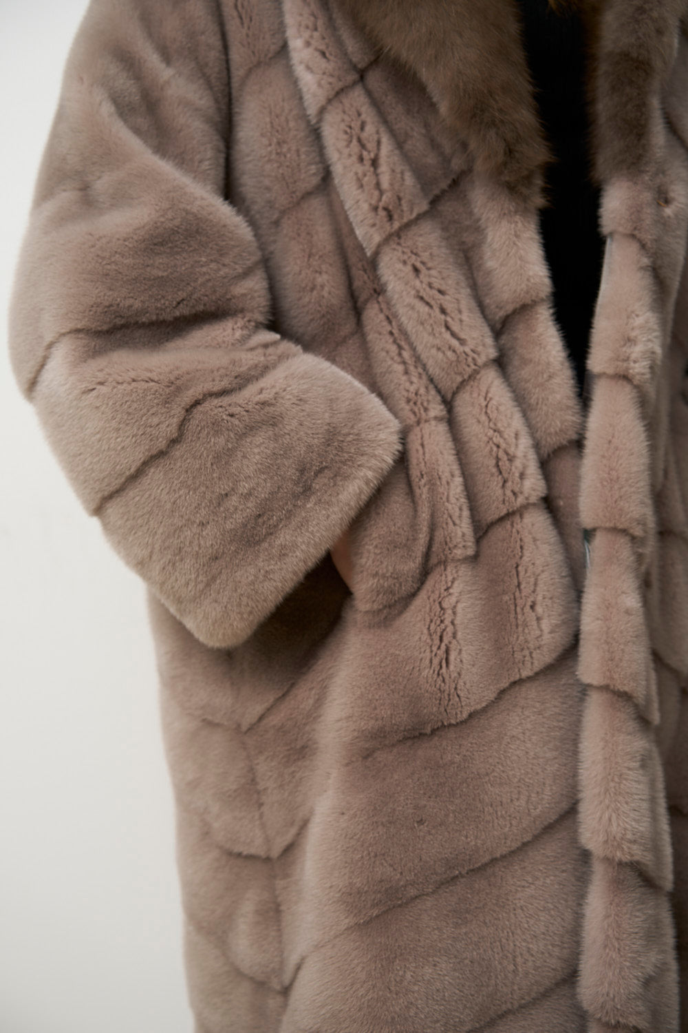 Haină Lungă din Blană Naturală Vizon și Guler Zibelină-Sable, Femei, Roz Pudra, Mareus