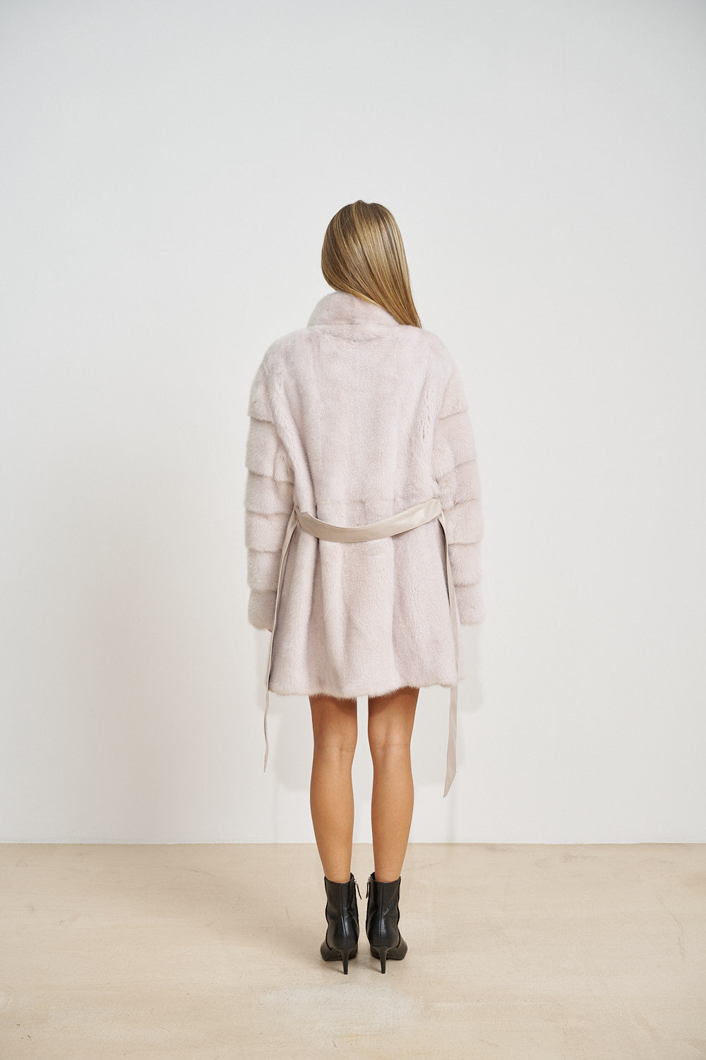 Haină din Blană Naturală de Vizon, cu Cordon din Piele, Blush Pearl 694