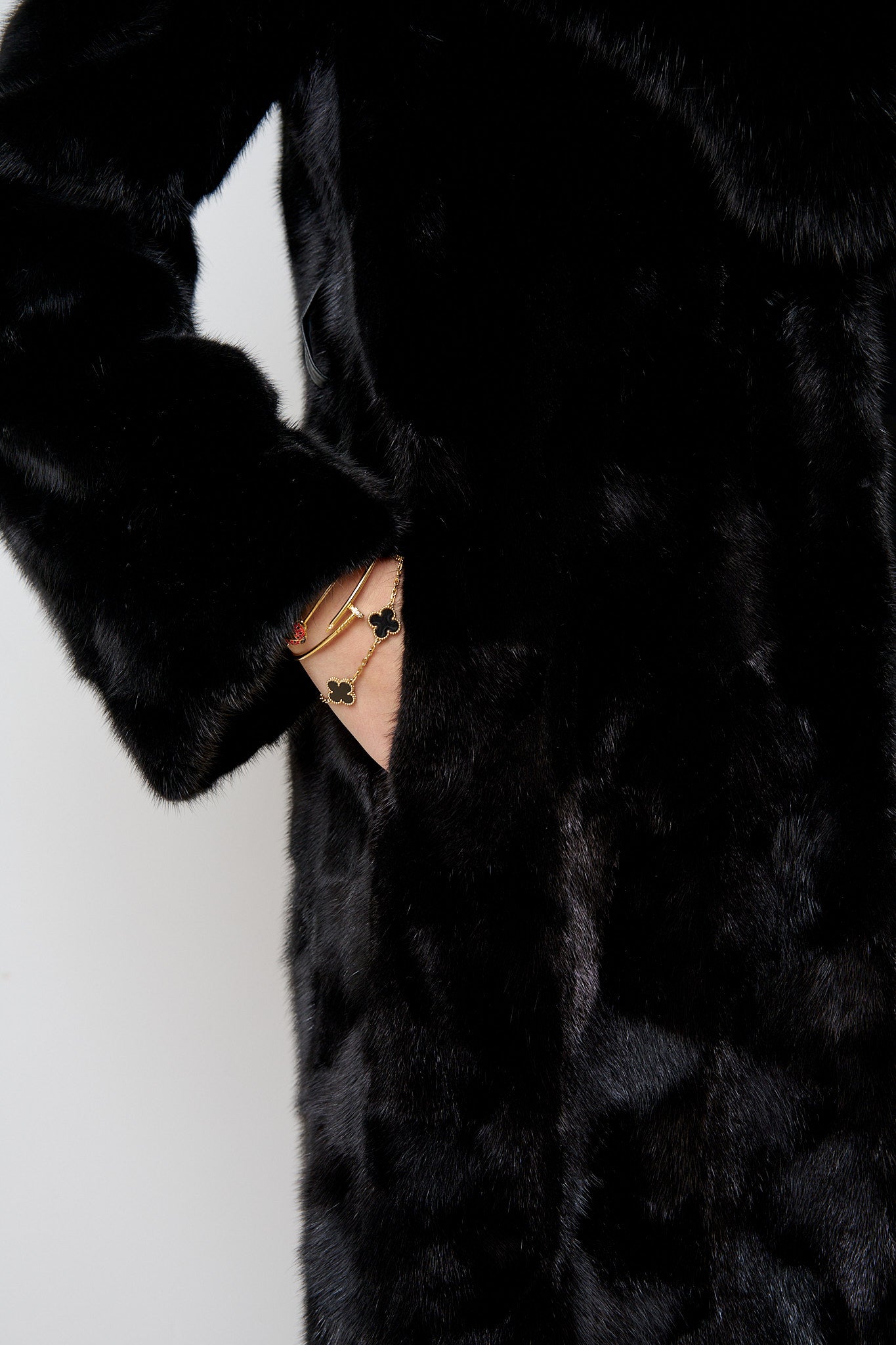 Haina Lunga din Blana Naturala de Vizon cu Guler din Vulpe, Neagra, Mareus