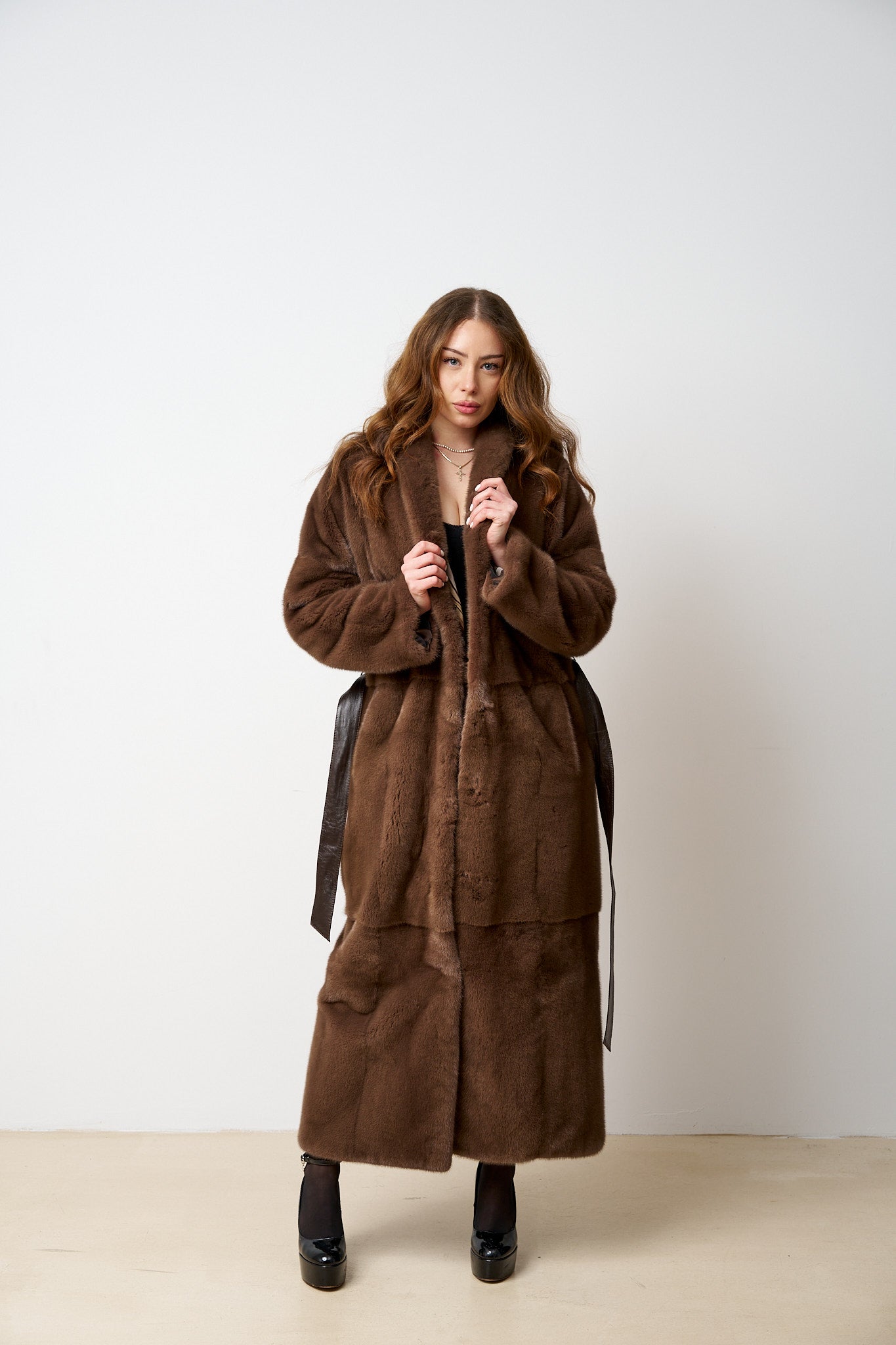 Haină din Blană Naturală de Vizon, Guler Șal, Maro, Mareus
