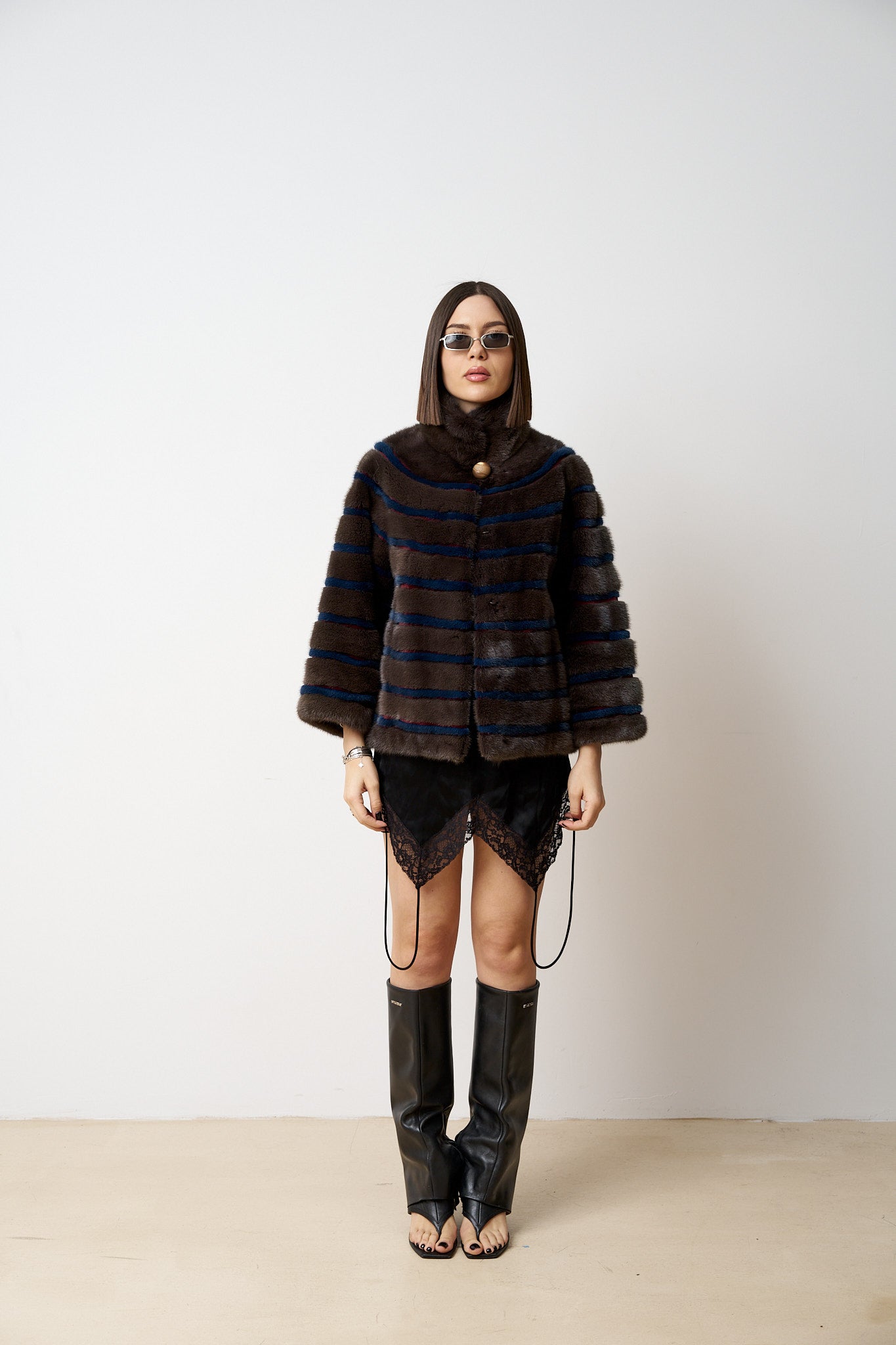 Haină din Blană Naturală de Vizon cu Inserții Albastre, Mocha Navy 597