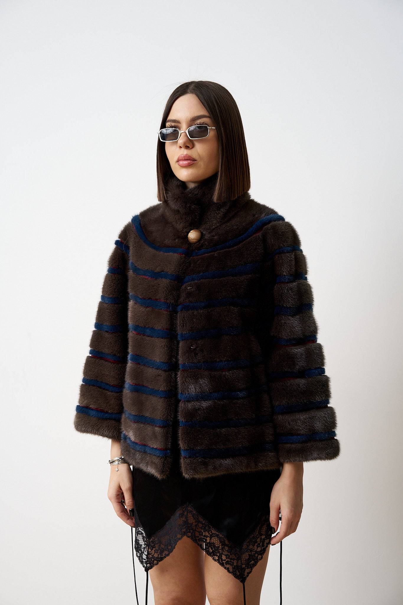 Haină din Blană Naturală de Vizon cu Inserții Albastre, Mocha Navy 597