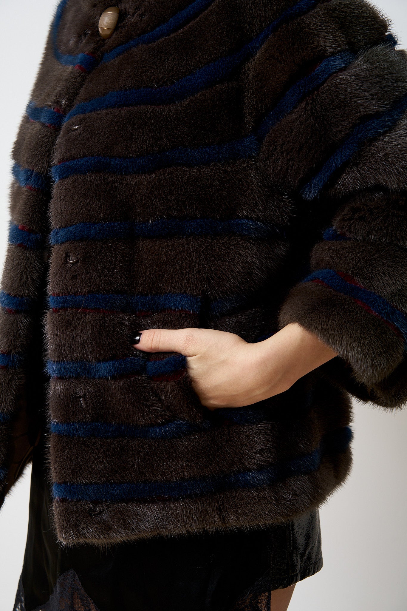 Haină din Blană Naturală de Vizon cu Inserții Albastre, Mocha Navy 597