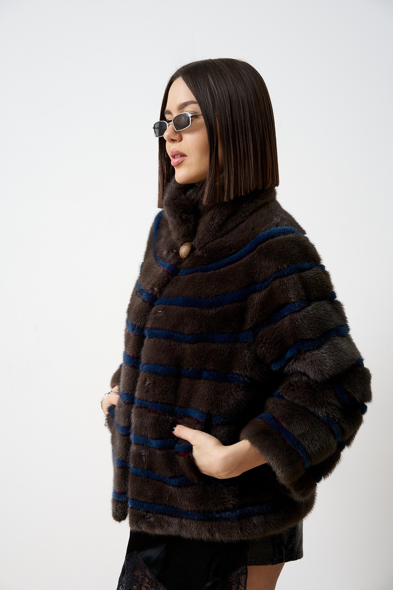 Haină din Blană Naturală de Vizon cu Inserții Albastre, Mocha Navy 597