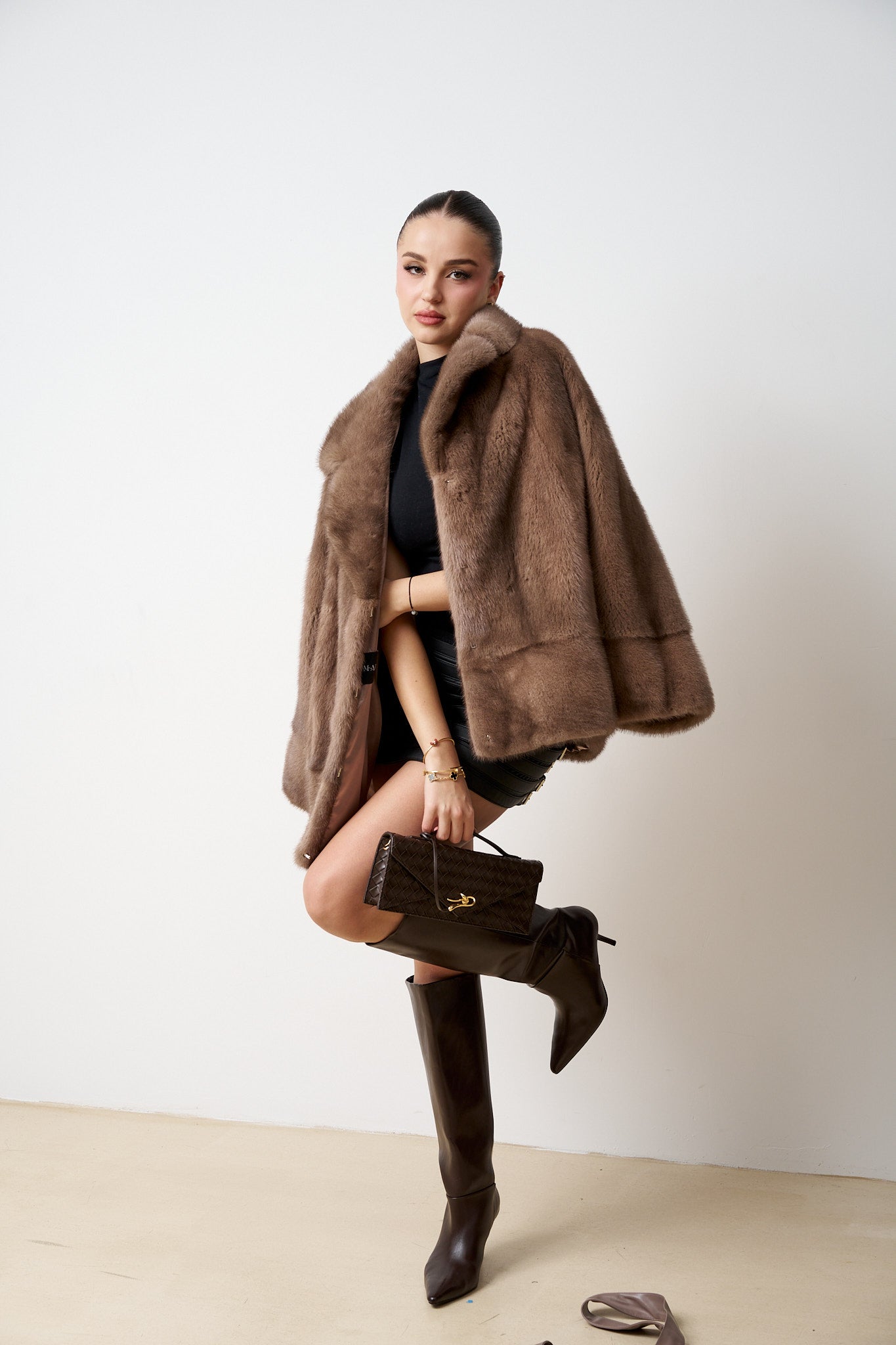 Haina din blana naturala de vizon, scurta, marime mare, Mareus