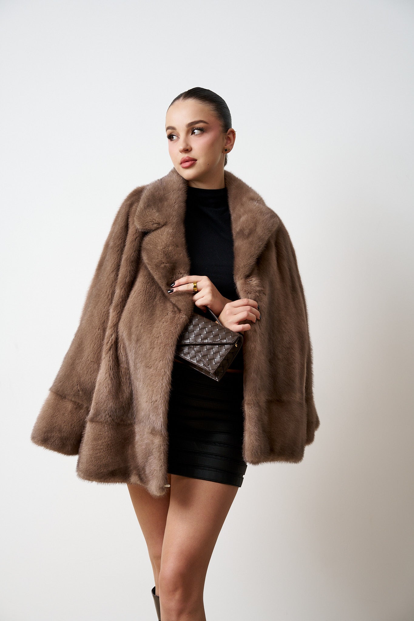 Haina din blana naturala de vizon, scurta, marime mare, Mareus