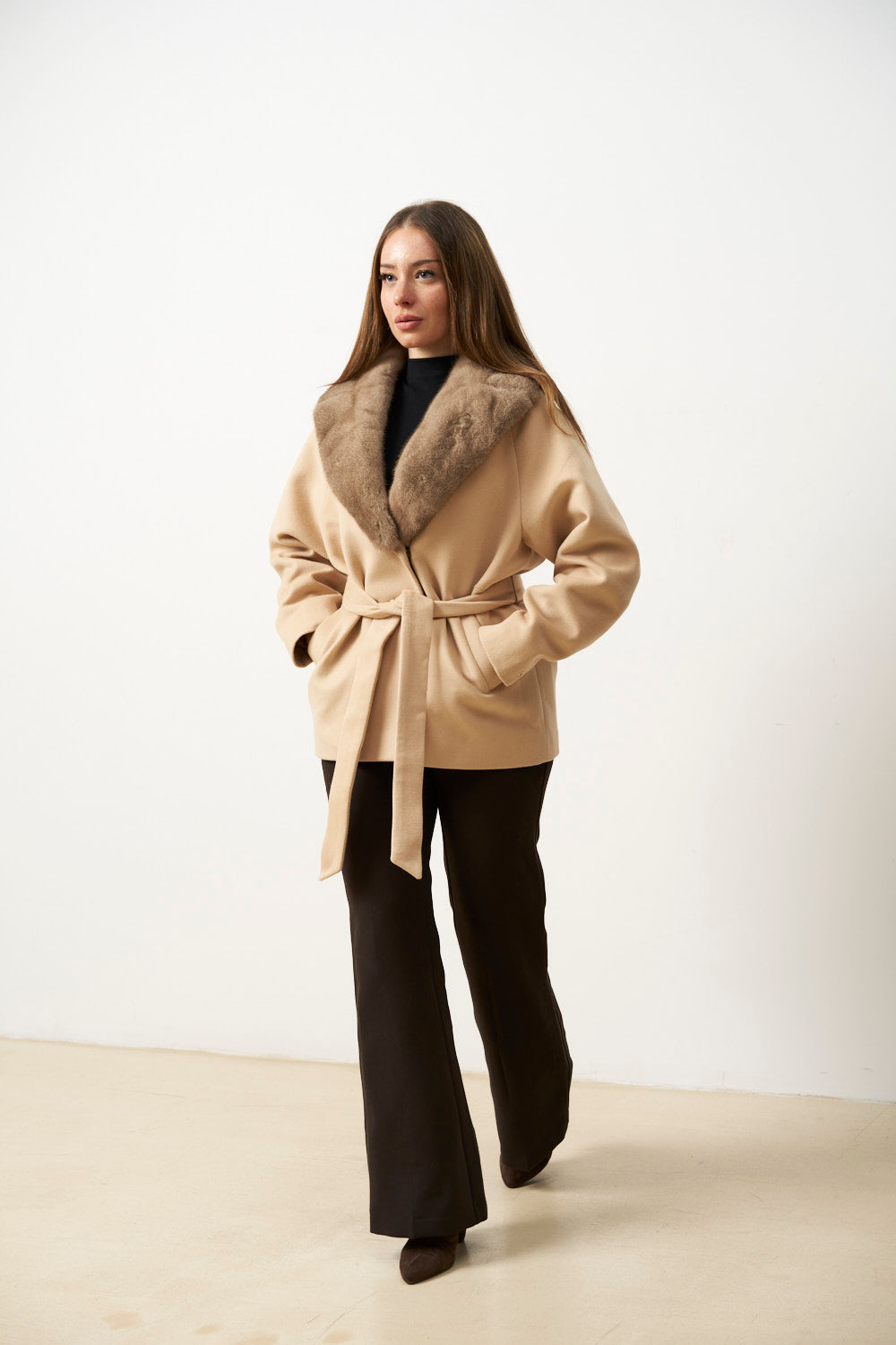 Palton din Cașmir cu Guler Detașabil din Blană Vizon, Bej Pastel, Mareus