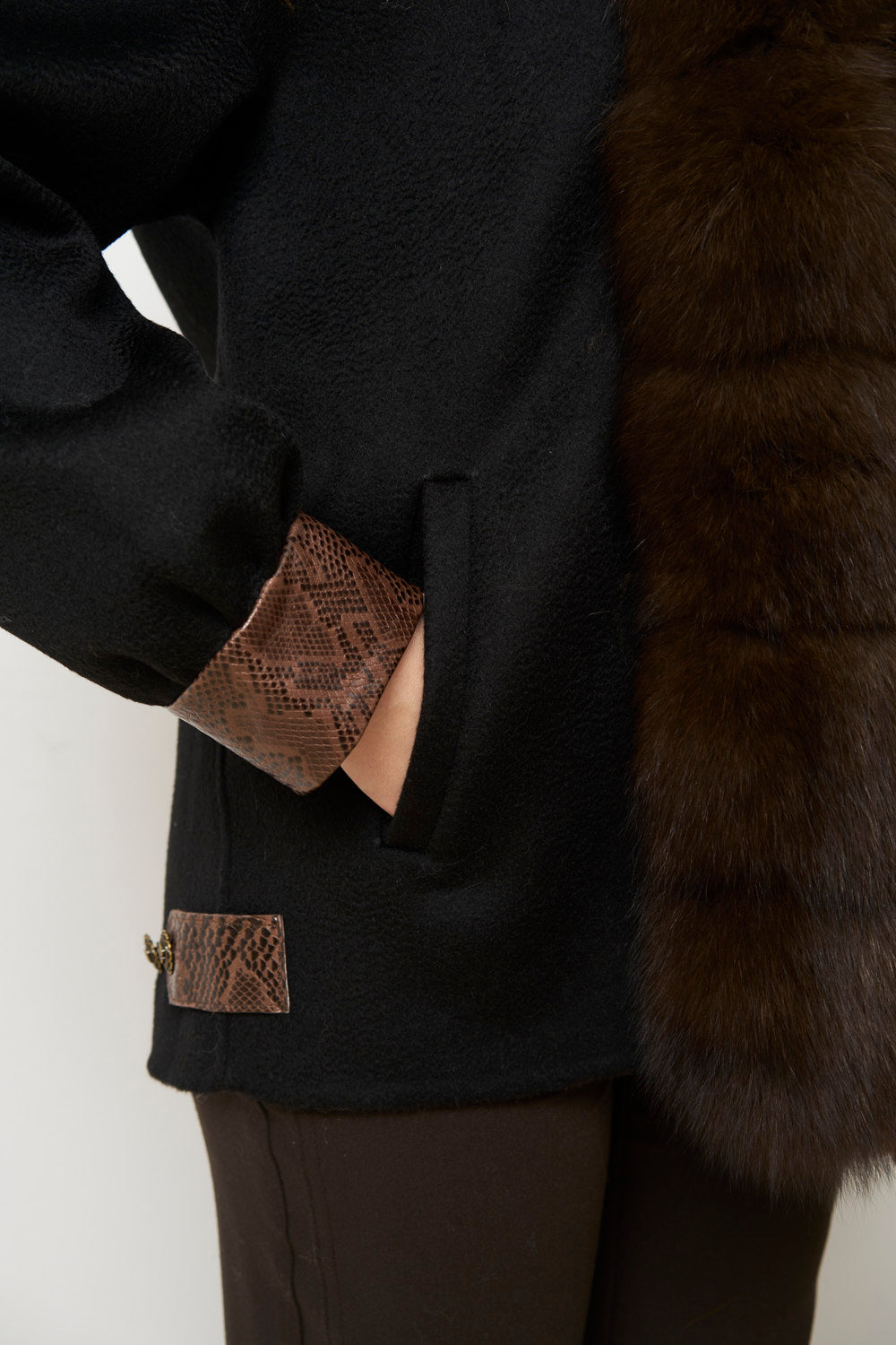 Palton din Lână cu Guler din Blană Vulpe pentru Femei, Jet Black 639