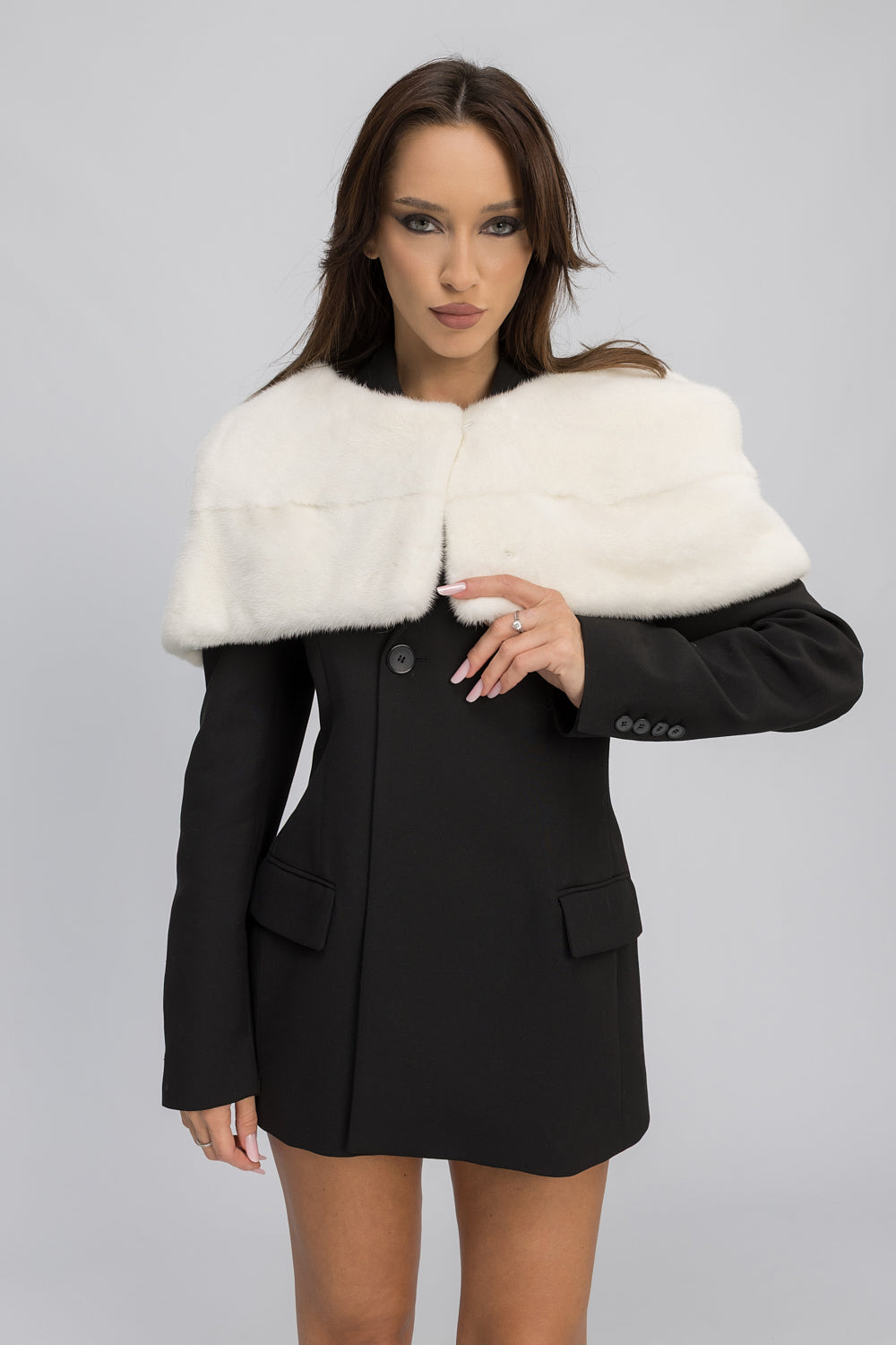 Capă din Blană Naturală de Vizon, Ivory White 475