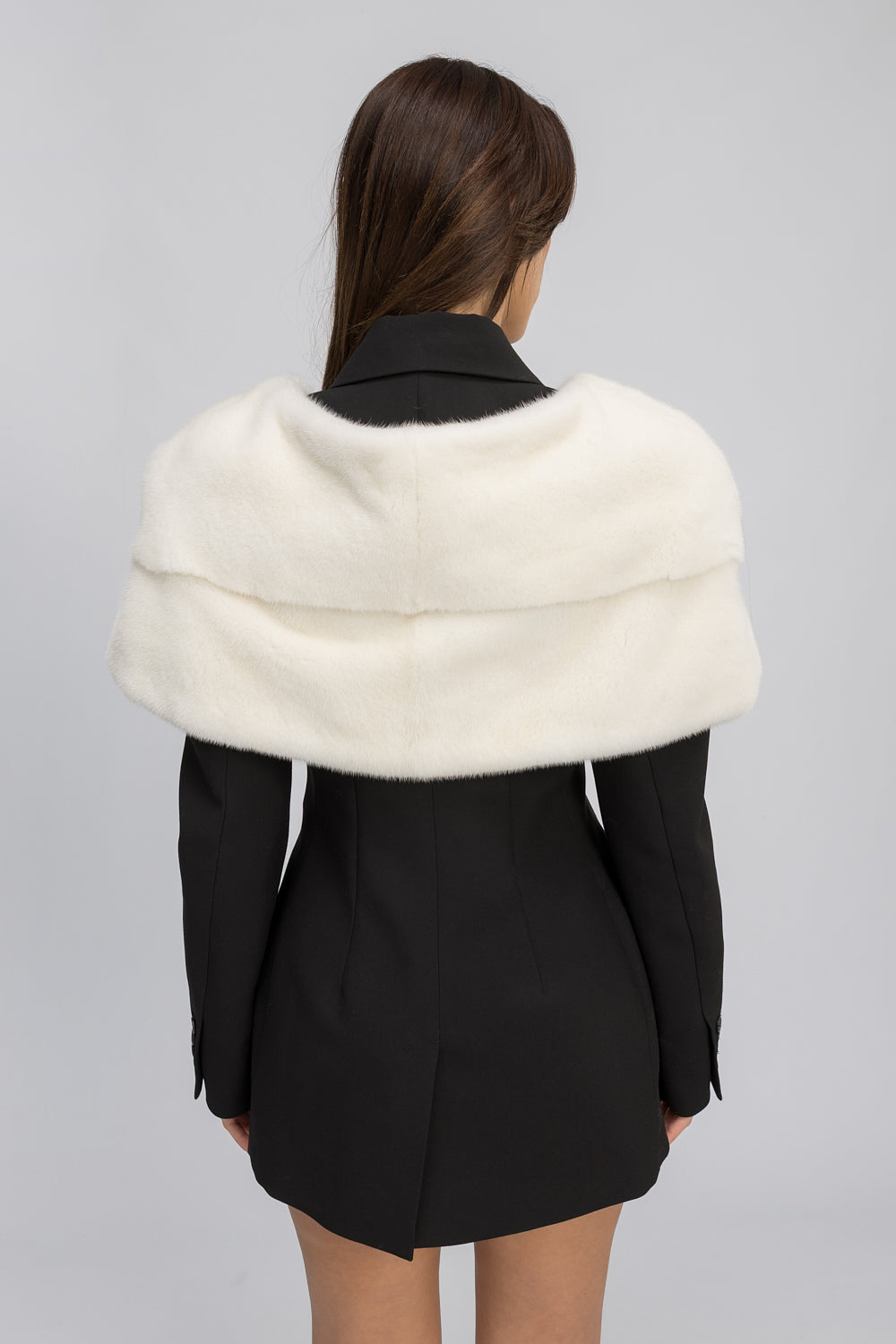 Capă din Blană Naturală de Vizon, Ivory White 475