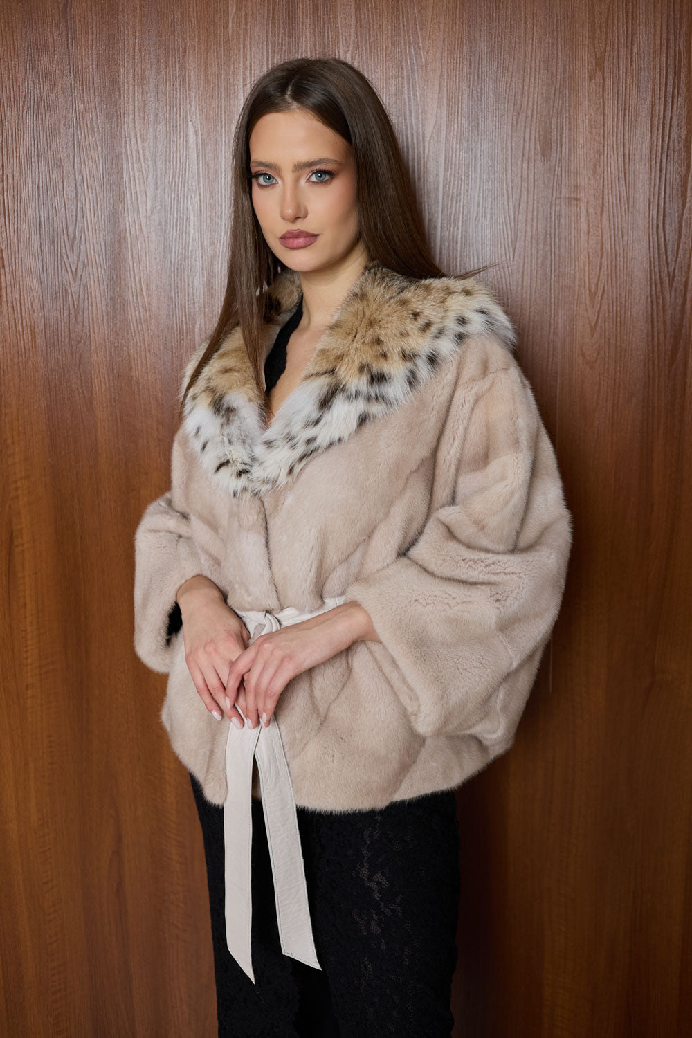 capa vizon bej cu gluga din Lynx, Mareus