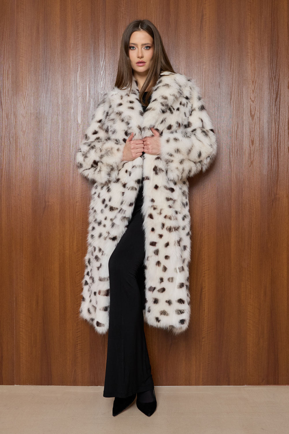 haina din blana naturala de vulpe alba cu pete negre Mareus