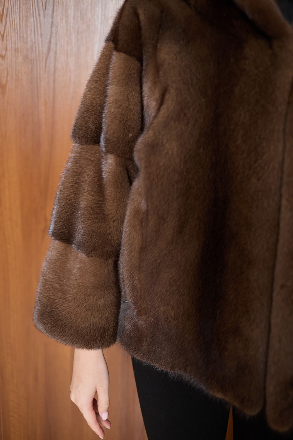 haina blana naturala de vizon maro cu gluga, Mareus