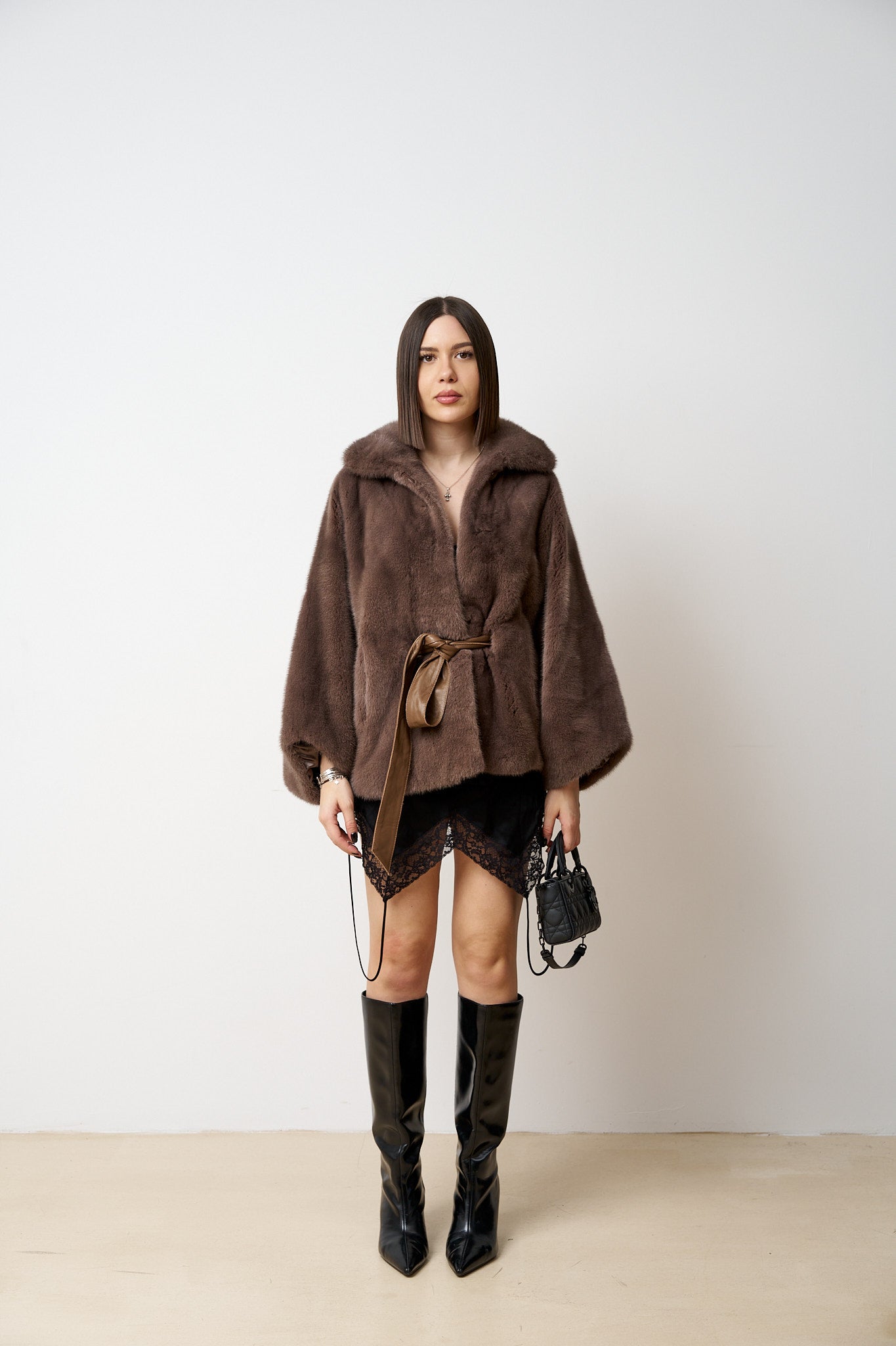 Capă din Blană Naturală de Vizon, cu Cordon din Piele, Femei, Taupe Brown 519