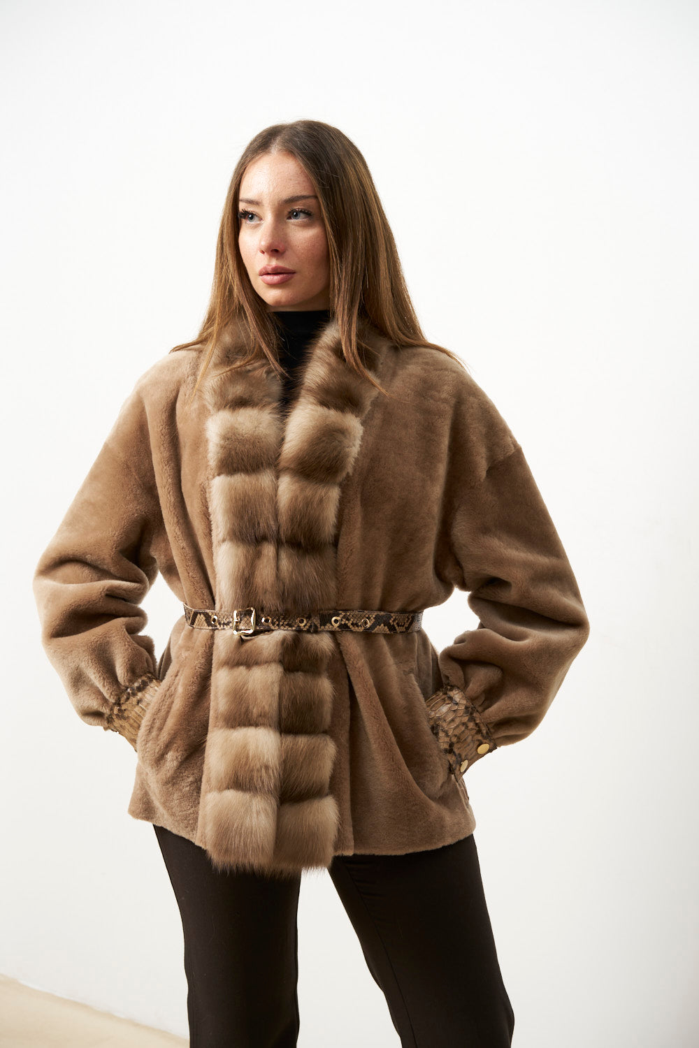 Haina din Blană Naturală de Merinos Spaniol, cu Guler Jder și Accesorii Piele de Piton, Ivory Luxury, Mareus