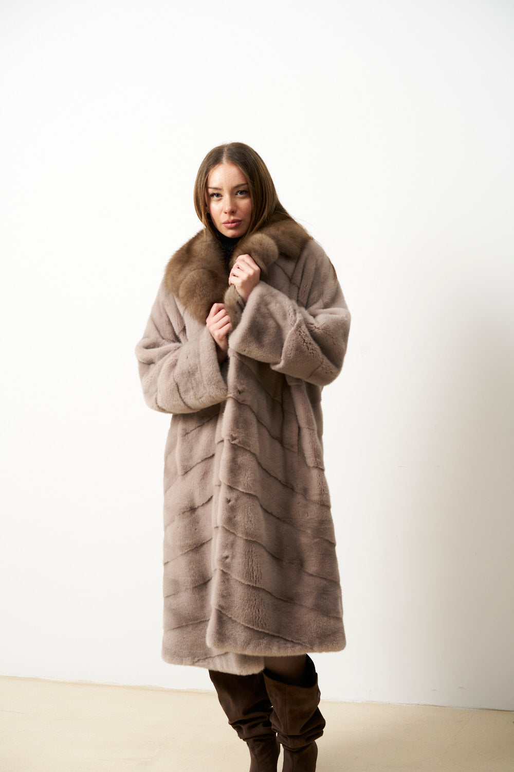 Haină Lungă din Blană Naturală Vizon și Guler Zibelină-Sable, Femei, Roz Pudra, Mareus