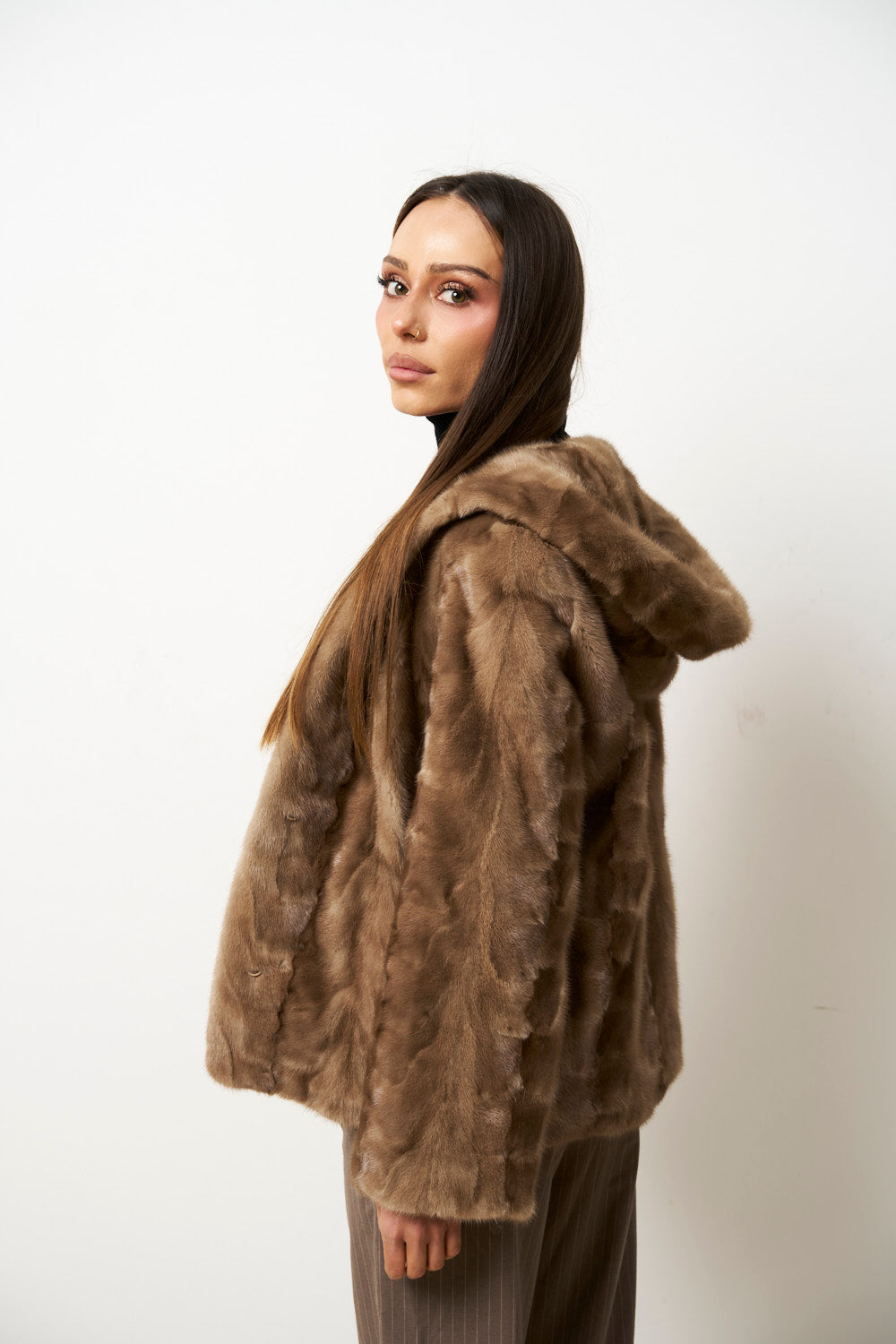 Haină din Blană Naturală de Vizon cu Glugă pentru Femei, Maro Pastel, Cambrata, Mareus