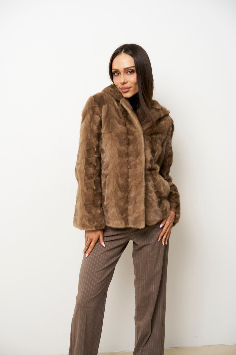 Haină din Blană Naturală de Vizon cu Glugă pentru Femei, Maro Pastel, Cambrata, Mareus