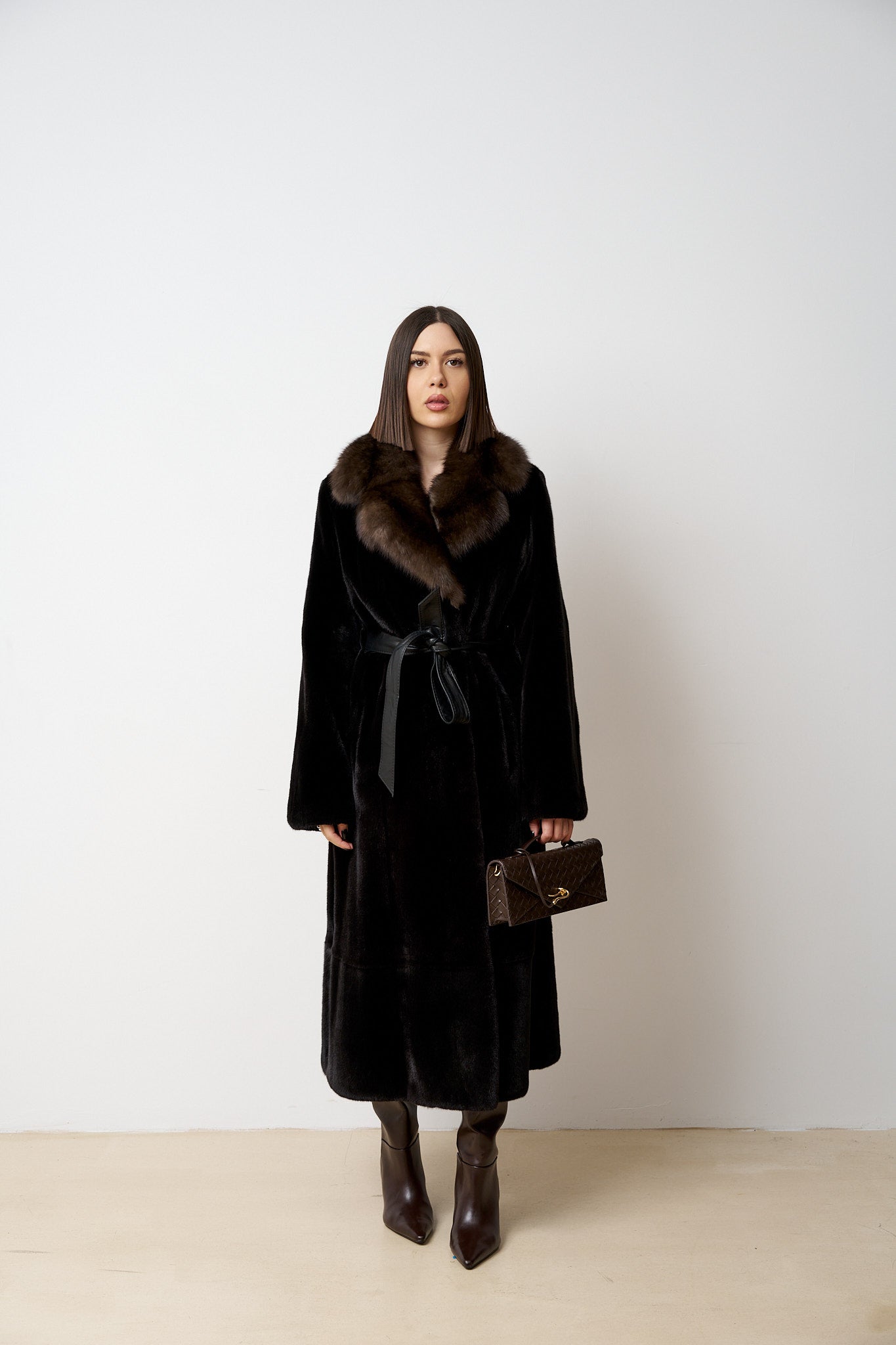 Haină din Blană Naturală de Vizon Blackglama, cu Guler din Zibelină, Negru, Mareus