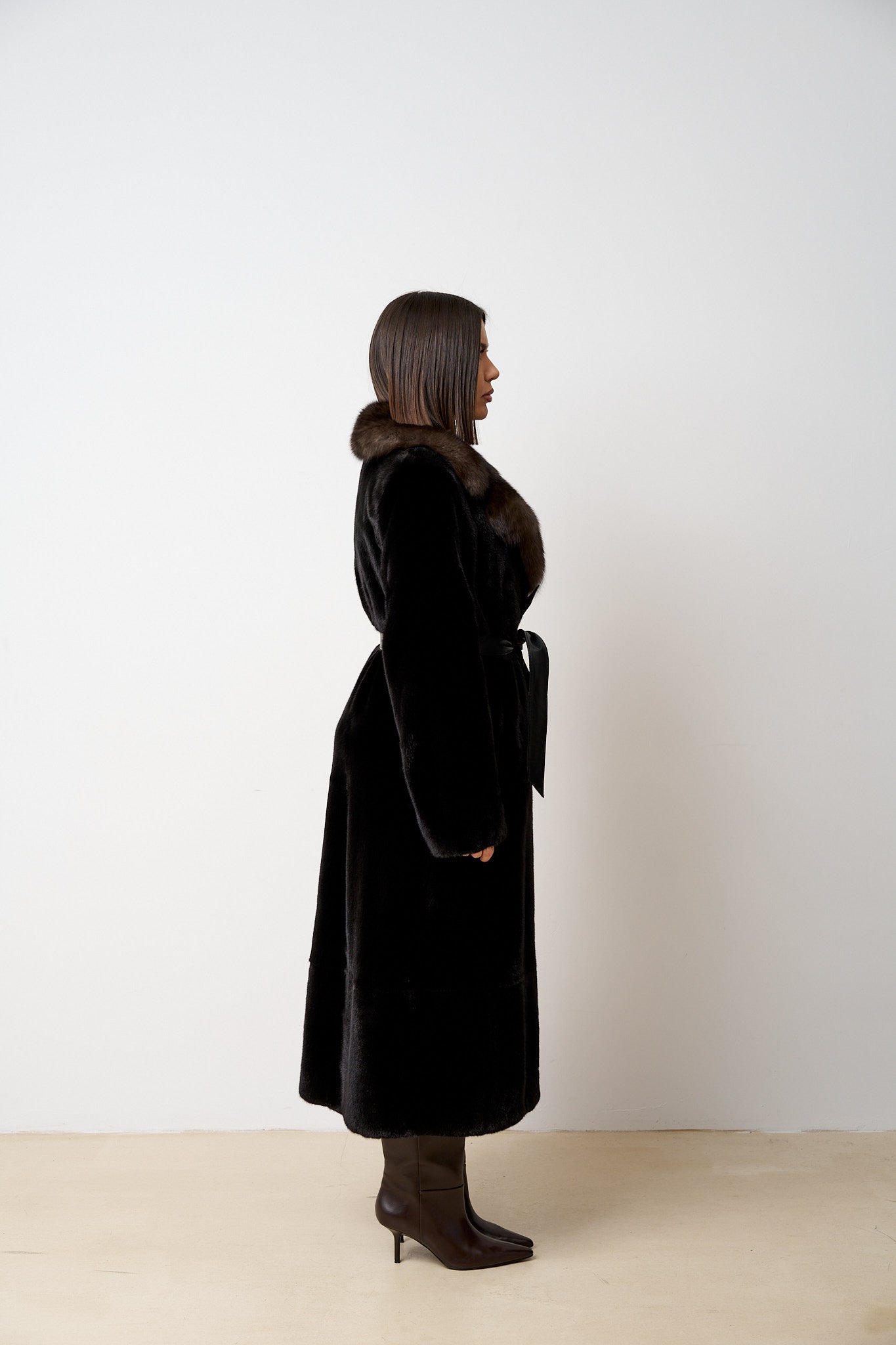 Haină din Blană Naturală de Vizon Blackglama, cu Guler din Zibelină, Negru, Mareus