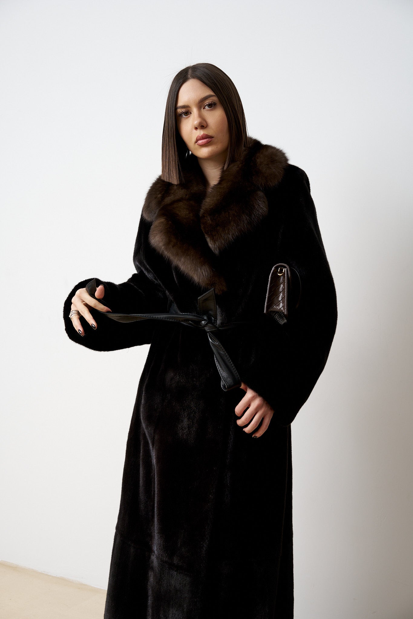 Haină din Blană Naturală de Vizon Blackglama, cu Guler din Zibelină, Negru, Mareus