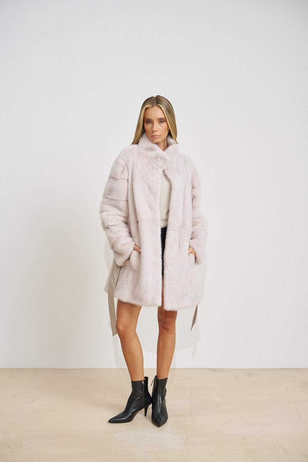 Haină din Blană Naturală de Vizon, cu Cordon din Piele, Blush Pearl 694