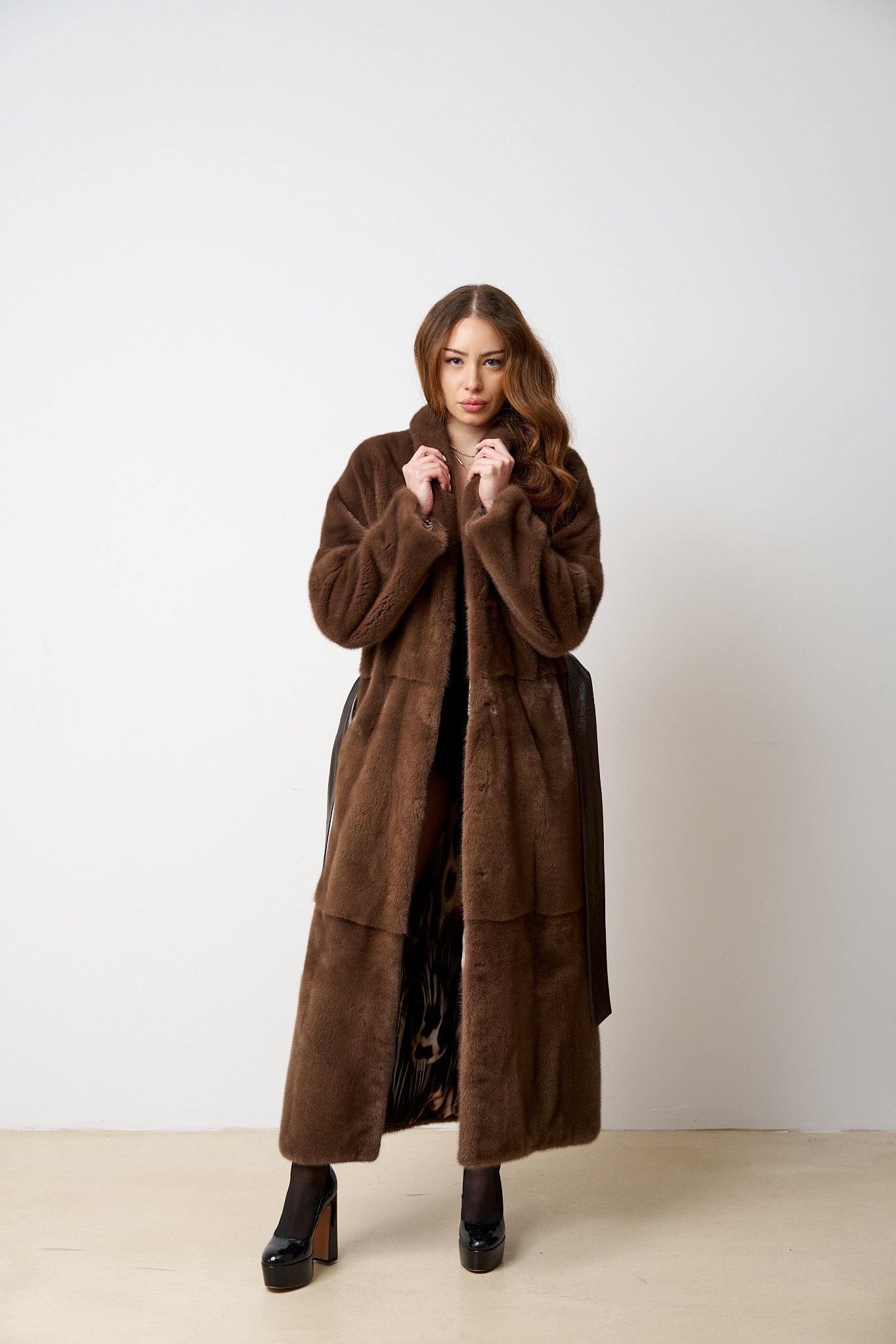 Haină din Blană Naturală de Vizon, Guler Șal, Maro, Mareus