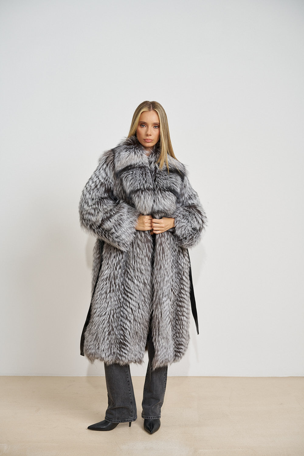 Haină Lungă din Blană Naturală de Vulpe Argintie, Guler Rever, cu Cordon, Silver Frost 675
