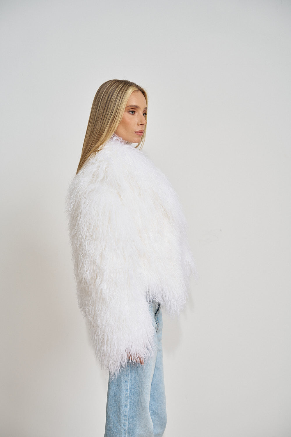 Cappotto in vera pelliccia di agnello tibetano, collo a revers, oversize, avorio 508