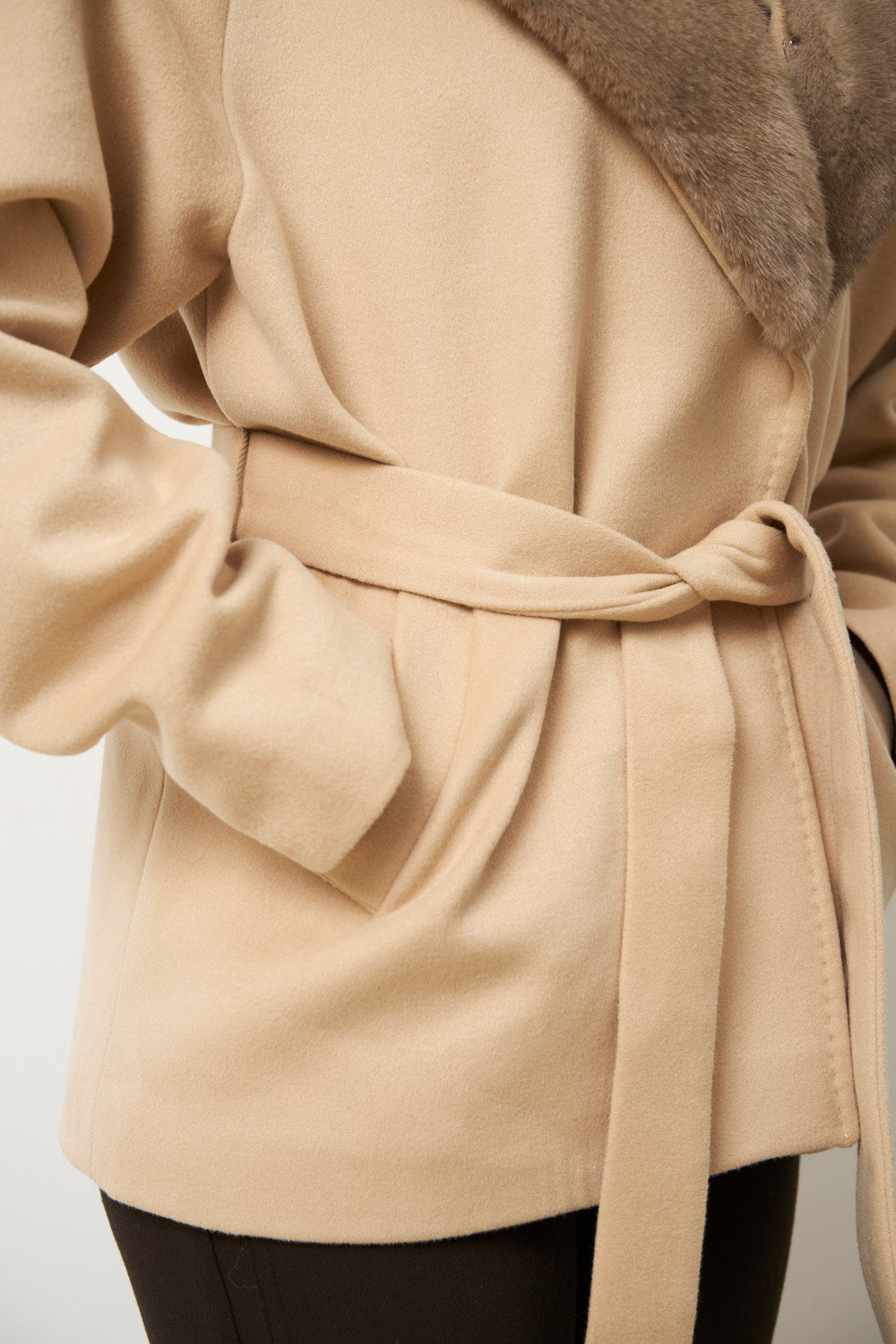 Palton din Cașmir cu Guler Detașabil din Blană Vizon, Bej Pastel, Mareus