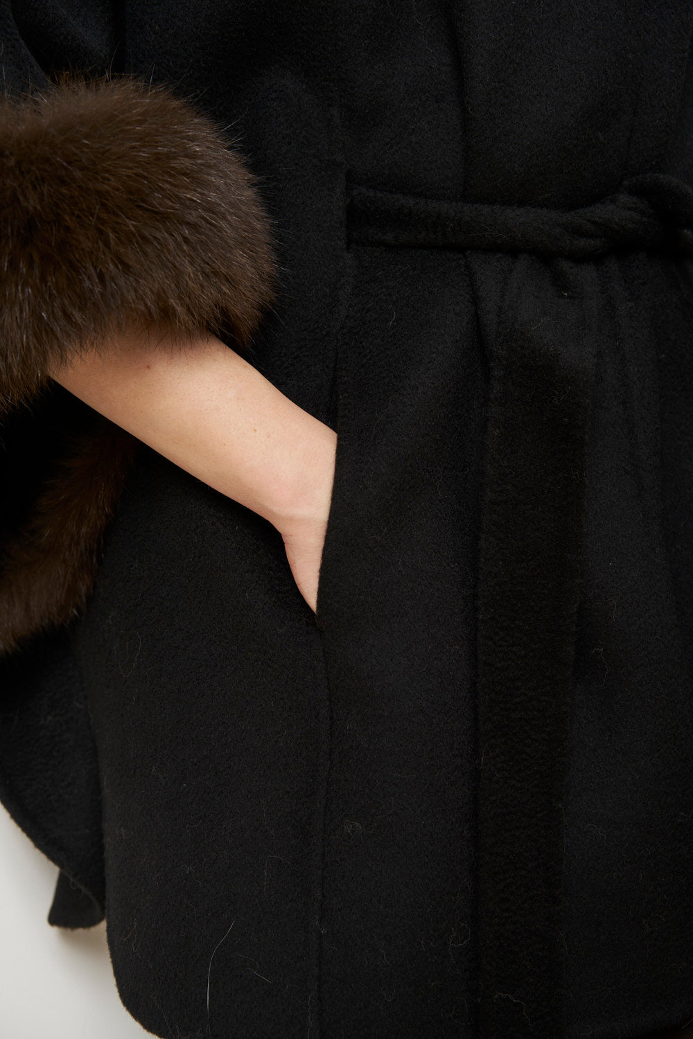 Palton din Lână cu Guler și Manșete din Blană Vulpe, Negru, Mareus